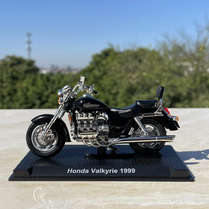 Model Kit Valkyrie - 1:18 Valkyrie 1999 Alloy Touring Motorcycle