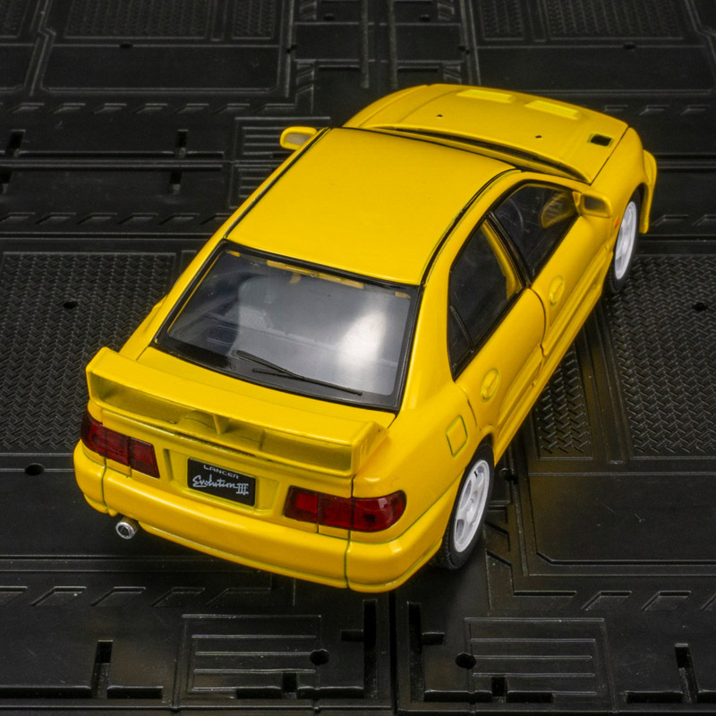 1:32 Initial D Mitsubishi Lanc - Model Kit Initial D avaliação e preço