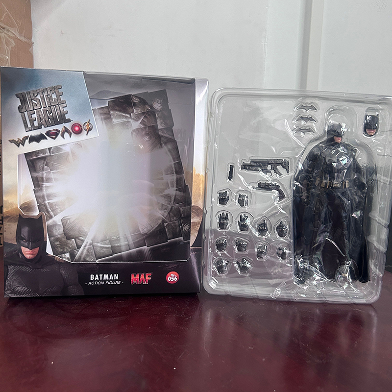 Figure Justice League Bruce Wa - Model Kit Eva 01 avaliação e preço