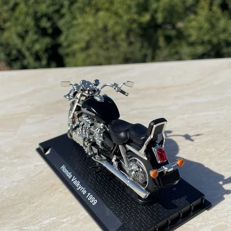 1:18 Valkyrie 1999 Alloy Touri - Model Kit Valkyrie avaliação e preço